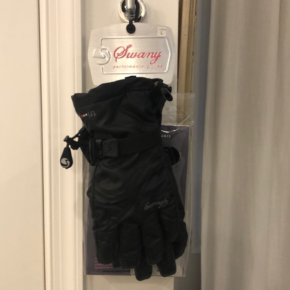 NWT Swany black winter gloves with liners, size L